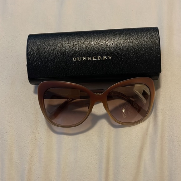 Authentic Burberry sunglasses - Picture 5 of 5